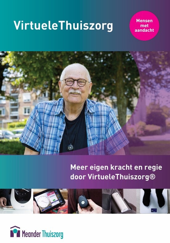 Lachende oudere man op een folder van Meander Thuiszorg over Virtuele Thuiszorg: Meer eigen kracht en regie door VirtueleThuiszorg