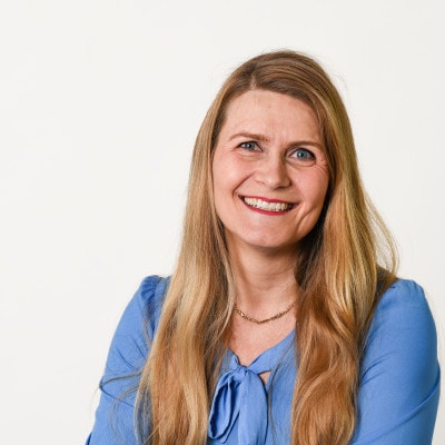 Drs. Caroleyne van der Velden